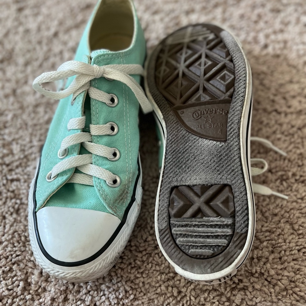 Converse shoes - Picture 3 of 4